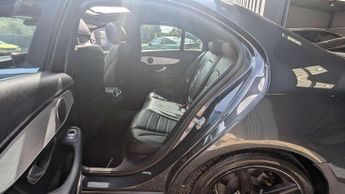 MERCEDES-BENZ C-CLASS 2.1 C220 AMG Line Premium Bluetec Auto 4dr