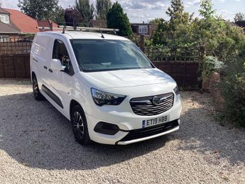 Vauxhall Combo 1.5 Turbo D 2300 Sportive L2 H1 Euro 6 (s/s) 4dr