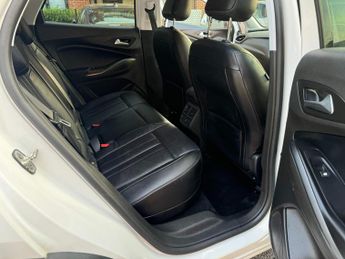 Vauxhall Grandland X 1.6 13.2kWh Elite Nav Auto 4WD Euro 6 (s/s) 5dr Hybrid4