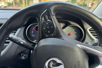 Vauxhall Grandland X 1.6 13.2kWh Elite Nav Auto 4WD Euro 6 (s/s) 5dr Hybrid4