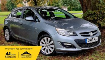 Vauxhall Astra 1.7 CDTi ecoFLEX Elite Euro 5 (s/s) 5dr