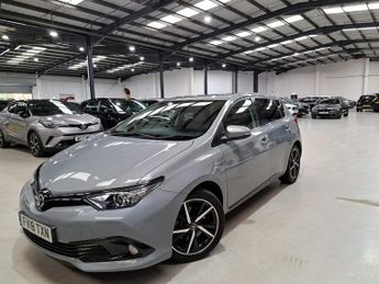 Toyota Auris 1.8 VVT-h Design CVT Euro 6 (s/s) 5dr