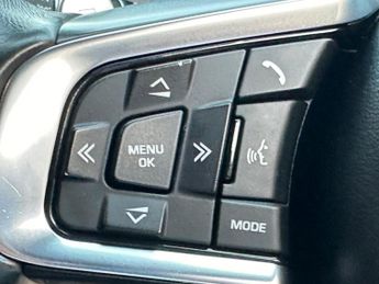 Jaguar F-PACE 3.0 D300 V6 S Auto AWD Euro 6 (s/s) 5dr