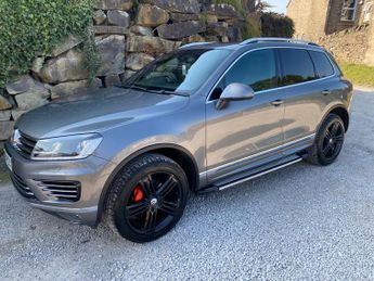 Volkswagen Touareg 3.0 TDI V6 BlueMotion Tech R-Line Tiptronic 4WD Euro 6 (s/s) 5dr