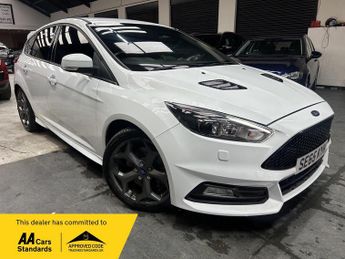 Ford Focus 2.0T EcoBoost ST-3 Euro 6 (s/s) 5dr