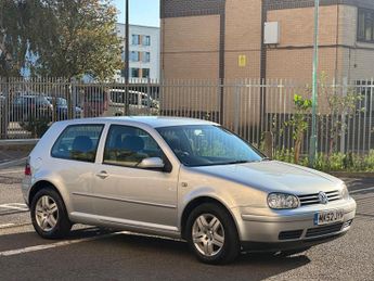 Volkswagen Golf GTi 2.0 GTI Hatchback 3dr Petrol Manual (194 g/km, 115 bhp)