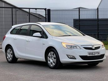 Vauxhall Astra 1.7 CDTi ecoFLEX ES Sports Tourer Euro 5 (s/s) 5dr