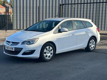 Vauxhall Astra 1.7 CDTi ecoFLEX ES Sports Tourer Euro 5 (s/s) 5dr