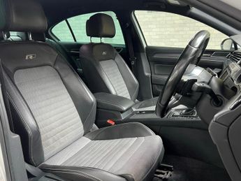 Volkswagen Passat 2.0 TDI BlueMotion Tech R-Line DSG Euro 6 (s/s) 4dr