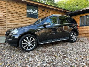 Mercedes M Class 3.0 ML300 CDI V6 BlueEfficiency Grand Edition G-Tronic 4WD Euro 