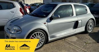 Renault Clio 3.0 V6 Renaultsport 3dr