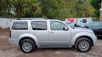 Nissan Pathfinder 2.5 dCi Tekna Auto 4WD Euro 5 5dr