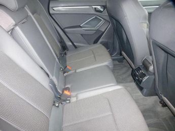 Audi Q3 1.5 TFSI CoD 35 S line S Tronic Euro 6 (s/s) 5dr