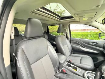 Nissan Navara 2.3 dCi N-Guard Auto 4WD Euro 6 4dr