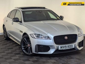 Jaguar XF 2.0i 300 Sport Auto AWD Euro 6 (s/s) 4dr