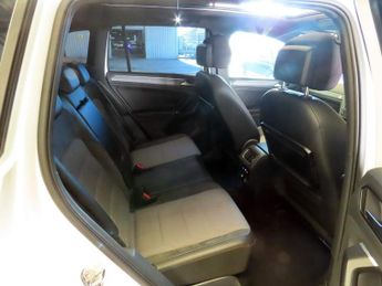 Volkswagen Tiguan 2.0 TDI BlueMotion Tech R-Line DSG 4Motion Euro 6 (s/s) 5dr