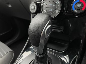 Ford Fiesta 1.0T EcoBoost Zetec Powershift Euro 5 5dr