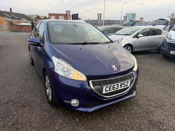 Peugeot 208 1.4 HDi Allure Euro 5 5dr