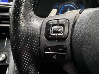Lexus IS 2.5 300h F Sport E-CVT Euro 6 (s/s) 4dr