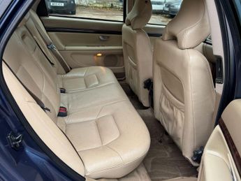 Volvo S80 2.4 SE 4dr