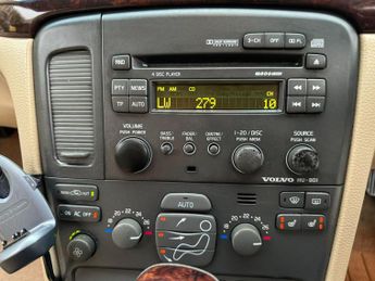 Volvo S80 2.4 SE 4dr