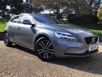 Volvo V40 T2 [122] Momentum Nav Plus 5dr