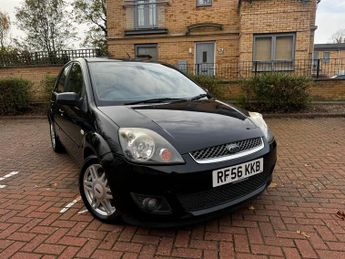 Ford Fiesta 1.6 Ghia 5dr