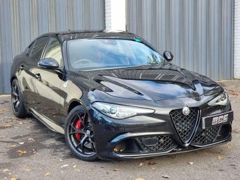 Alfa Romeo Giulia 2.9 V6 Bi-Turbo Quadrifoglio Saloon 4dr Petrol GPF Auto Euro 6 (