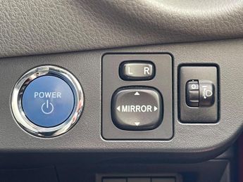 Toyota Yaris 1.5 VVT-h Icon Tech E-CVT Euro 6 (s/s) 5dr