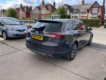 Vauxhall Insignia 2.0 CDTi BiTurbo Nav Country Tourer Auto 4WD Euro 5 5dr