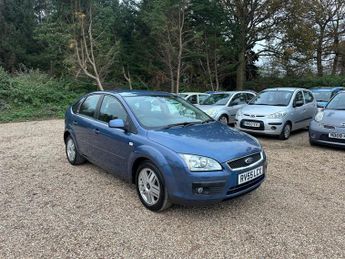 Ford Focus 1.6 Ghia 5dr