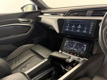 Audi e-tron 55 Black Edition Auto quattro 5dr 95kWh
