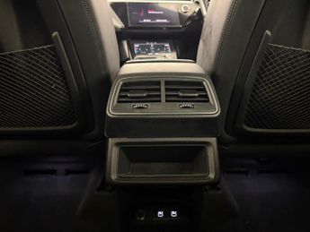Audi e-tron 55 Black Edition Auto quattro 5dr 95kWh