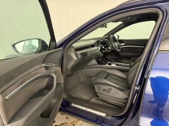 Audi e-tron 55 Black Edition Auto quattro 5dr 95kWh