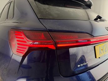 Audi e-tron 55 Black Edition Auto quattro 5dr 95kWh