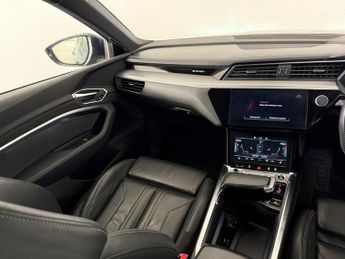 Audi e-tron 55 Black Edition Auto quattro 5dr 95kWh