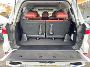 Lexus LX LX570 5.7 V8 Automatic 4X4 8 seats