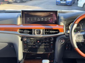 Lexus LX LX570 5.7 V8 Automatic 4X4 8 seats