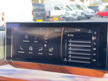 Lexus LX LX570 5.7 V8 Automatic 4X4 8 seats
