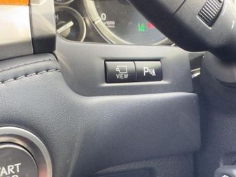 Lexus LX LX570 5.7 V8 Automatic 4X4 8 seats 5dr