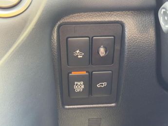 Lexus LX LX570 5.7 V8 Automatic 4X4 8 seats