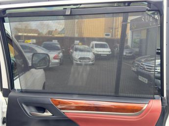 Lexus LX LX570 5.7 V8 Automatic 4X4 8 seats