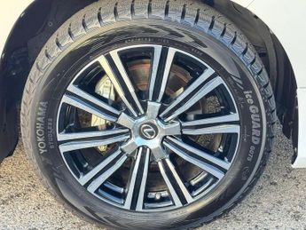 Lexus LX LX570 5.7 V8 Automatic 4X4 8 seats 5dr