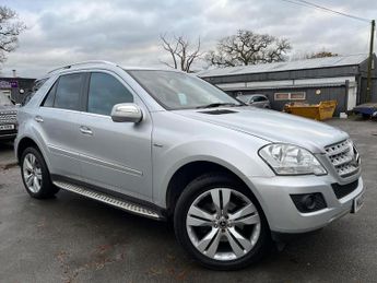 Mercedes M Class 3.0 ML350 CDI V6 BlueEfficiency Sport Tiptronic 4WD Euro 4 5dr