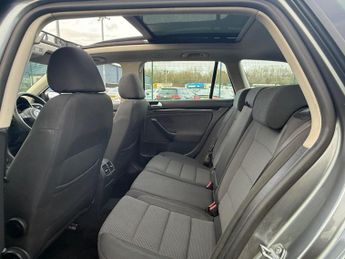 Volkswagen Golf 1.6 TDI SE DSG Euro 5 5dr