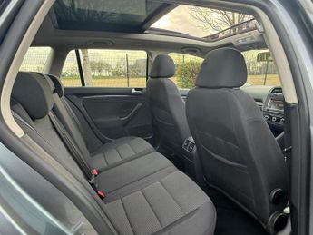 Volkswagen Golf 1.6 TDI SE DSG Euro 5 5dr
