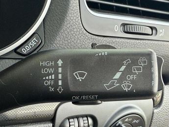 Volkswagen Golf 1.6 TDI SE DSG Euro 5 5dr