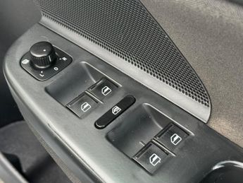 Volkswagen Golf 1.6 TDI SE DSG Euro 5 5dr