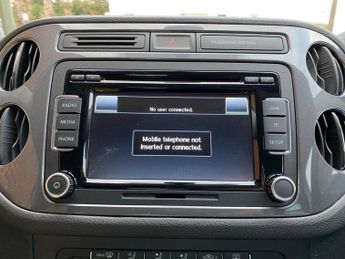 Volkswagen Tiguan 2.0 TDI BlueMotion Tech SE DSG 4WD Euro 5 (s/s) 5dr