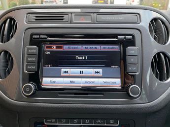 Volkswagen Tiguan 2.0 TDI BlueMotion Tech SE DSG 4WD Euro 5 (s/s) 5dr